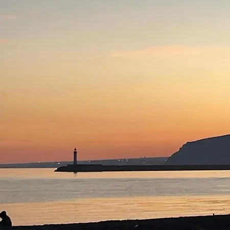 Espectacular Vivienda Junto A La Playa Y Paseo Maritimo En * Almería