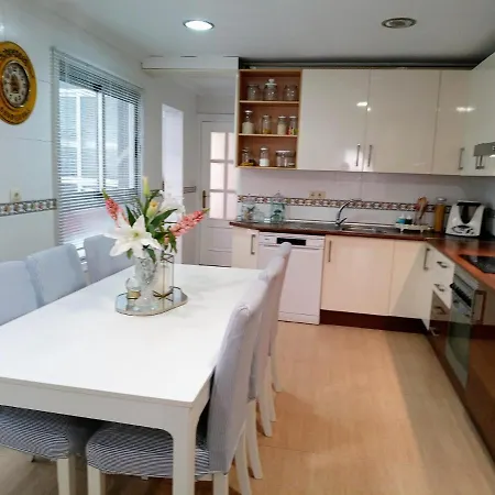 Espectacular Vivienda Junto A La Playa Y Paseo Maritimo En
